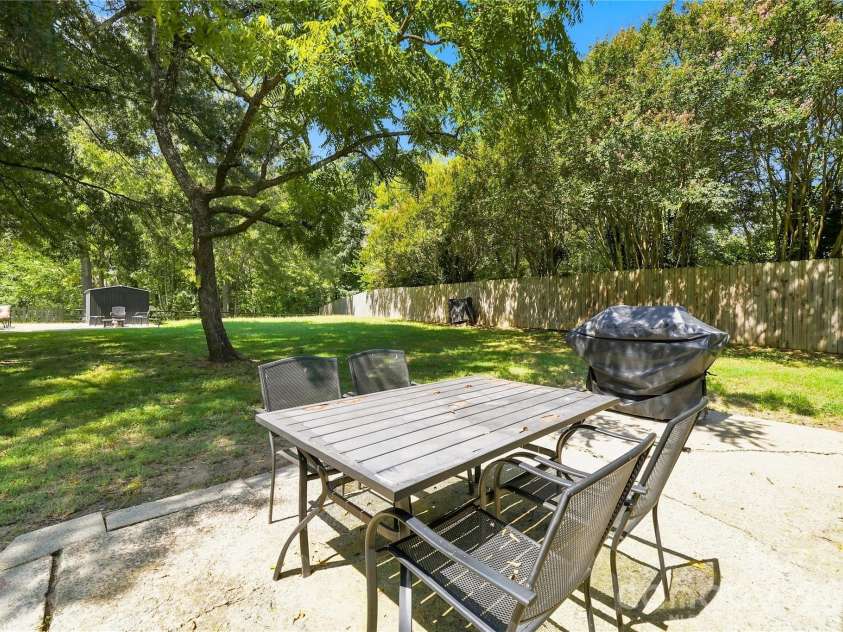 8008 Chapman Street, Charlotte, NC 28216.  MLS# CAR4420578, YatesRealty ID 48220. 