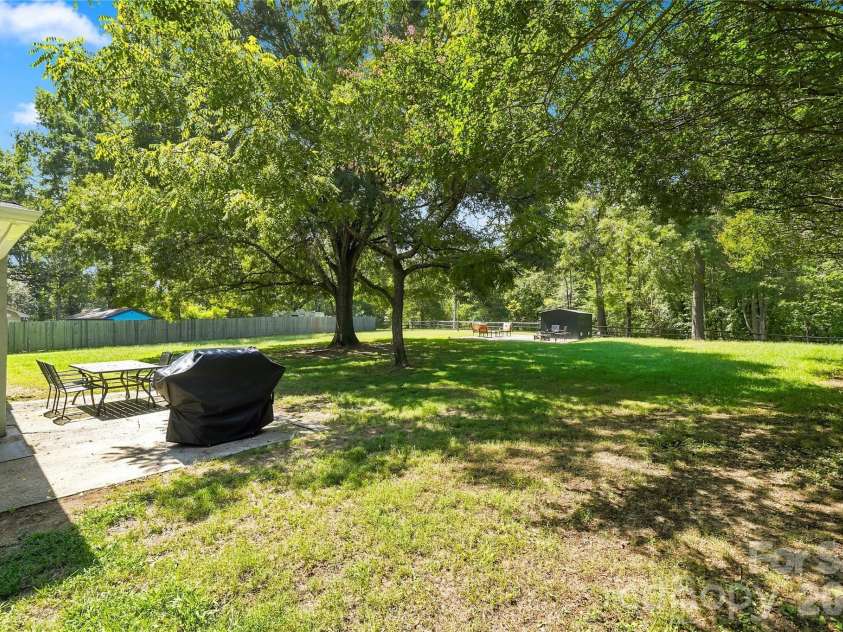 8008 Chapman Street, Charlotte, NC 28216.  MLS# CAR4420578, YatesRealty ID 48220. 