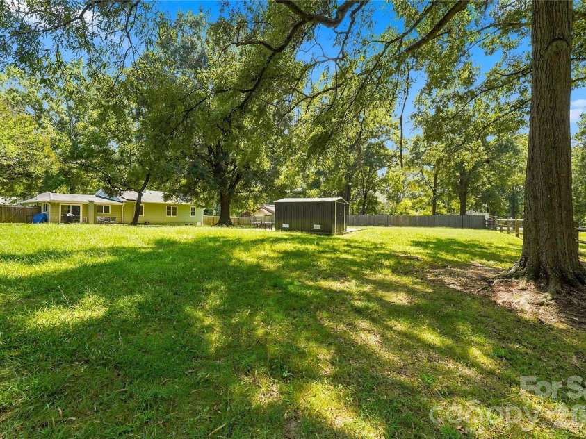 8008 Chapman Street, Charlotte, NC 28216.  MLS# CAR4420578, YatesRealty ID 48220. 