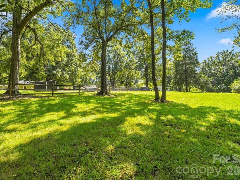 8008 Chapman Street, Charlotte, NC 28216.  MLS# CAR4420578, YatesRealty ID 48220. 