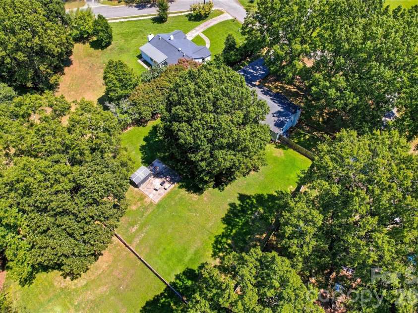 8008 Chapman Street, Charlotte, NC 28216.  MLS# CAR4420578, YatesRealty ID 48220. 