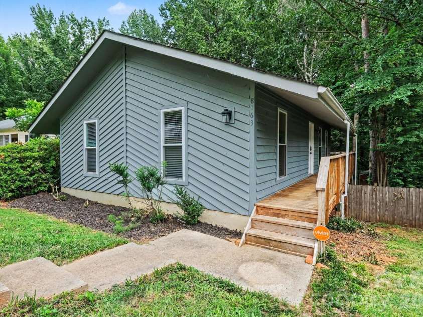8163 Walnut Creek Lane, Charlotte, NC 28227.  MLS# CAR4418809, YatesRealty ID 48221. 