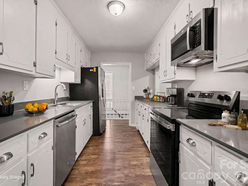 8163 Walnut Creek Lane, Charlotte, NC 28227.  MLS# CAR4418809, YatesRealty ID 48221. 