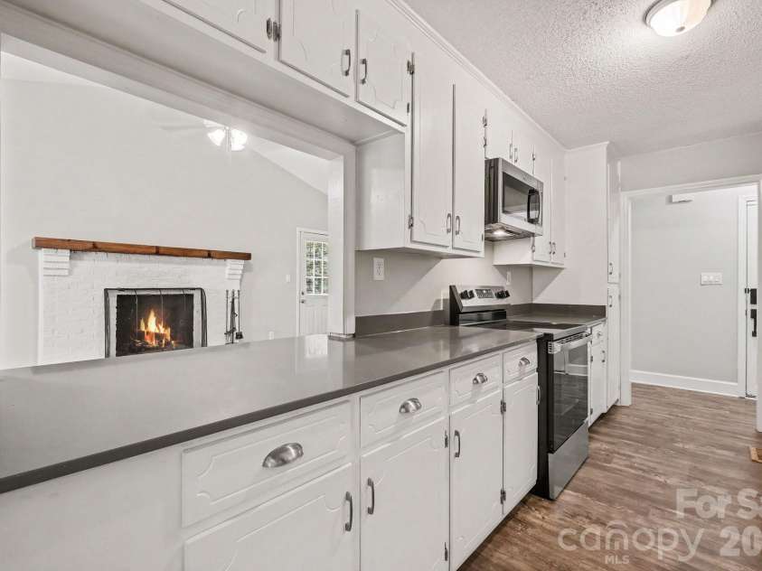 8163 Walnut Creek Lane, Charlotte, NC 28227.  MLS# CAR4418809, YatesRealty ID 48221. 