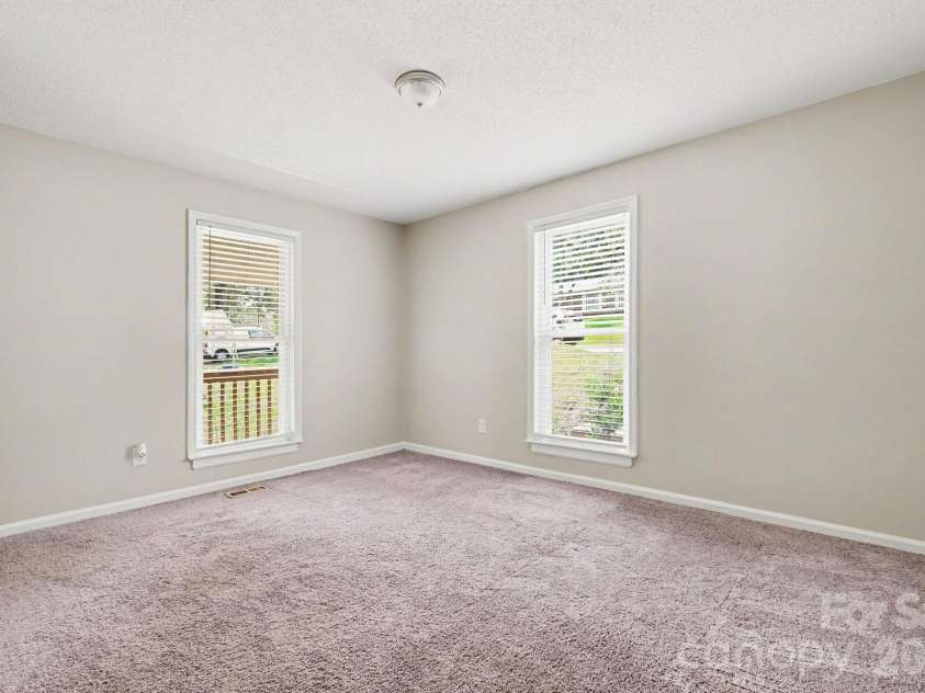 8163 Walnut Creek Lane, Charlotte, NC 28227.  MLS# CAR4418809, YatesRealty ID 48221. 