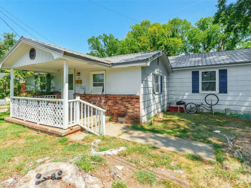 106 Deaver Street, Chester, SC 29706.  MLS# CAR4387714, YatesRealty ID 48225. 