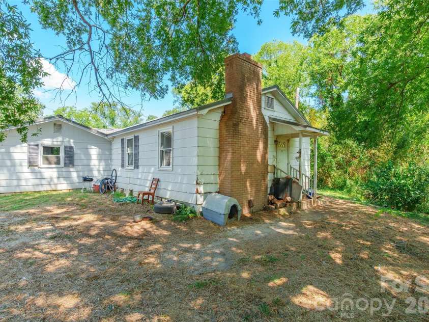 106 Deaver Street, Chester, SC 29706.  MLS# CAR4387714, YatesRealty ID 48225. 