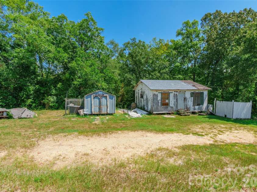 106 Deaver Street, Chester, SC 29706.  MLS# CAR4387714, YatesRealty ID 48225. 