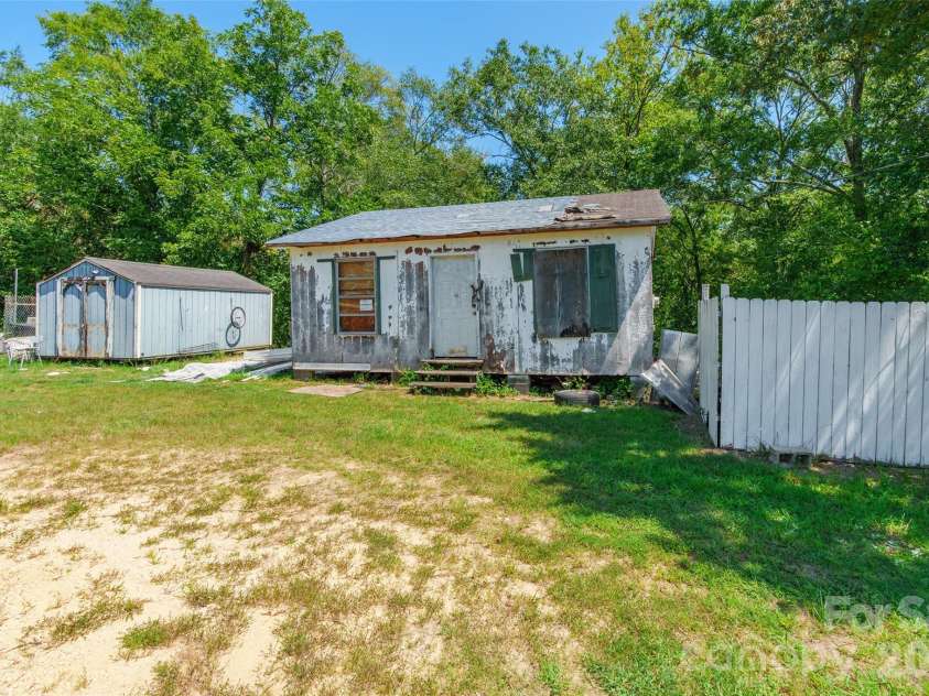 106 Deaver Street, Chester, SC 29706.  MLS# CAR4387714, YatesRealty ID 48225. 