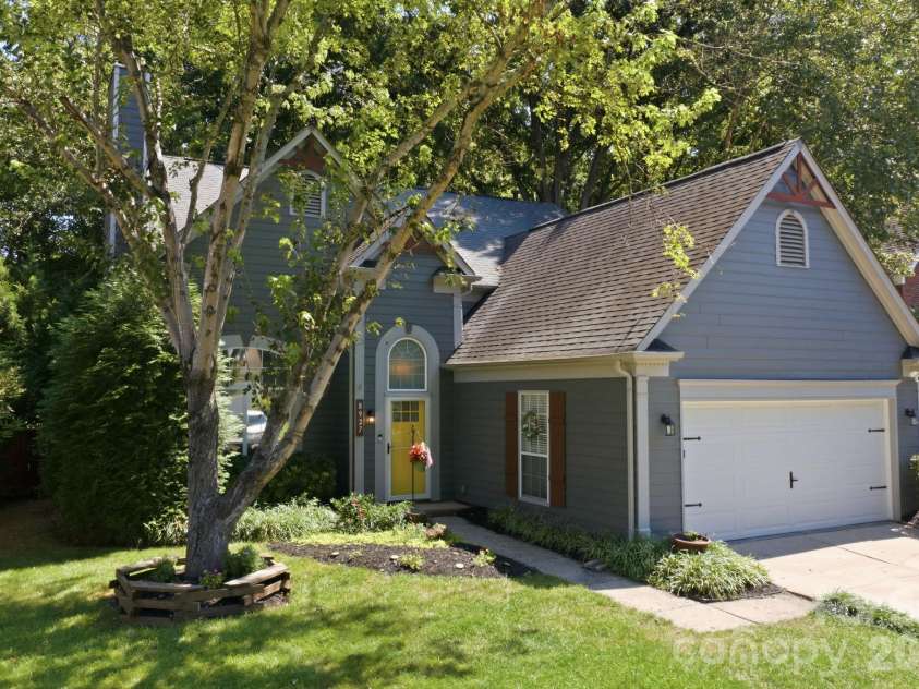 8927 Raven Park Drive, Charlotte, NC 28216.  MLS# CAR4419436, YatesRealty ID 48226. 