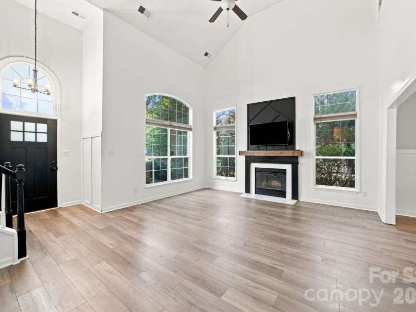8927 Raven Park Drive, Charlotte, NC 28216.  MLS# CAR4419436, YatesRealty ID 48226. 