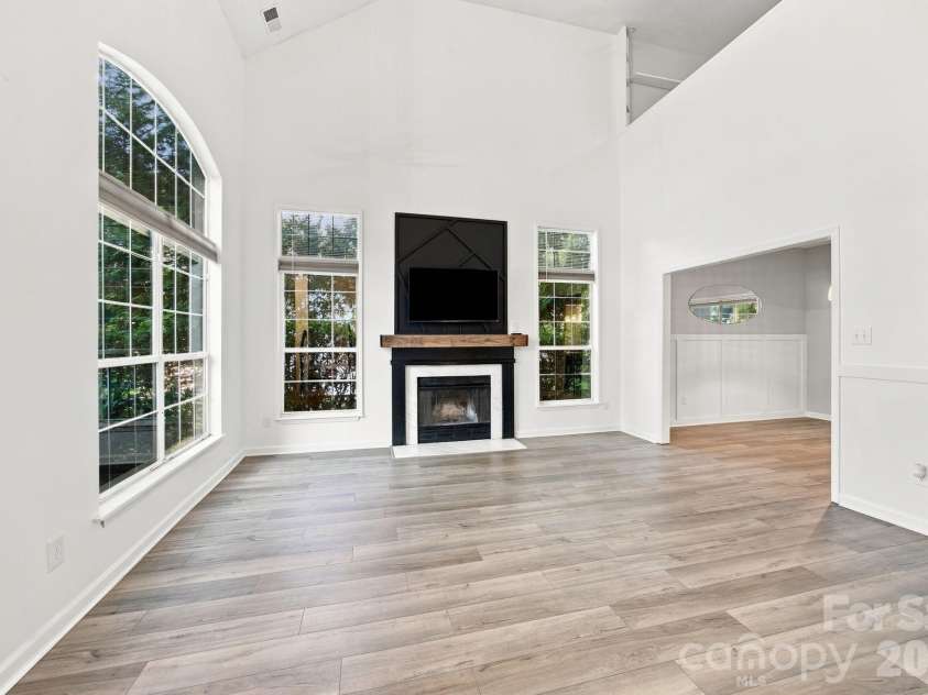 8927 Raven Park Drive, Charlotte, NC 28216.  MLS# CAR4419436, YatesRealty ID 48226. 