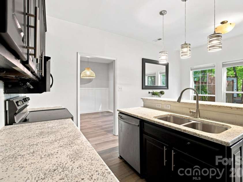 8927 Raven Park Drive, Charlotte, NC 28216.  MLS# CAR4419436, YatesRealty ID 48226. 