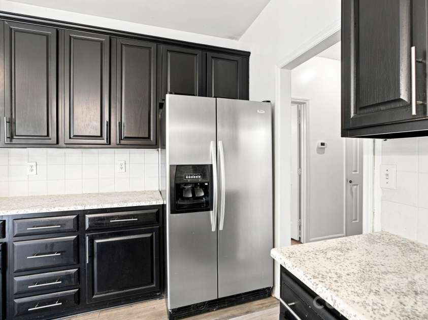 8927 Raven Park Drive, Charlotte, NC 28216.  MLS# CAR4419436, YatesRealty ID 48226. 