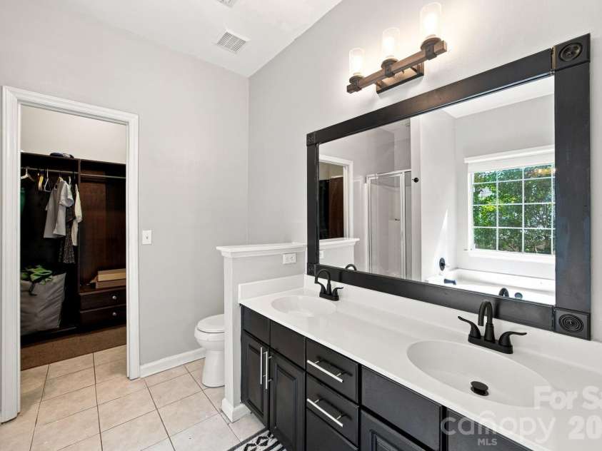 8927 Raven Park Drive, Charlotte, NC 28216.  MLS# CAR4419436, YatesRealty ID 48226. 