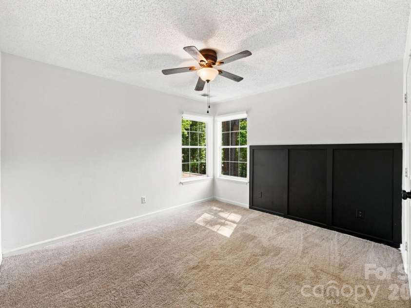 8927 Raven Park Drive, Charlotte, NC 28216.  MLS# CAR4419436, YatesRealty ID 48226. 