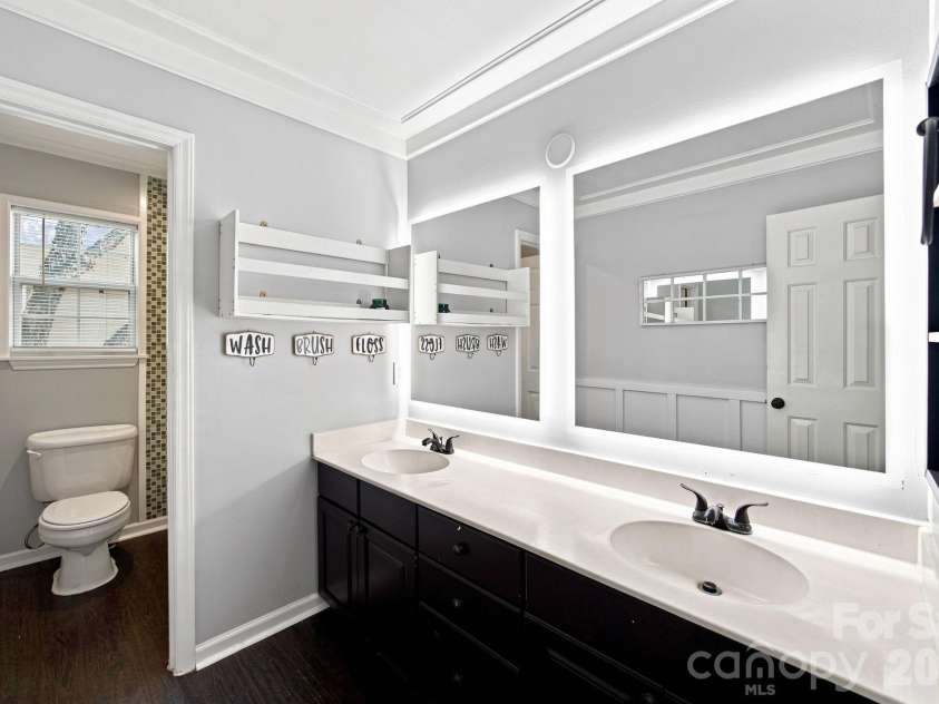8927 Raven Park Drive, Charlotte, NC 28216.  MLS# CAR4419436, YatesRealty ID 48226. 