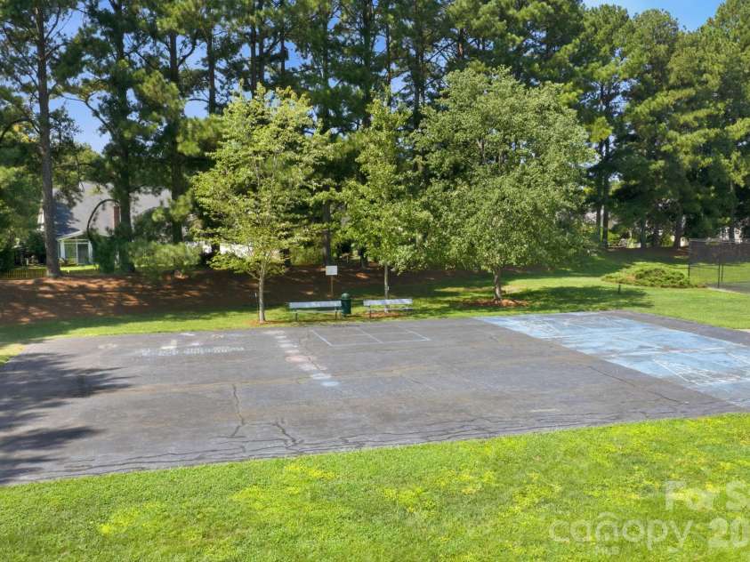 8927 Raven Park Drive, Charlotte, NC 28216.  MLS# CAR4419436, YatesRealty ID 48226. 