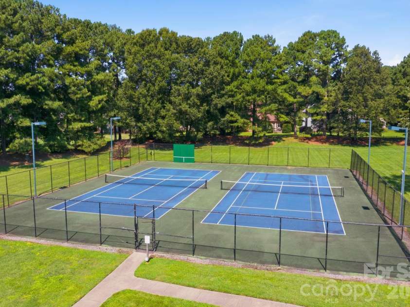 8927 Raven Park Drive, Charlotte, NC 28216.  MLS# CAR4419436, YatesRealty ID 48226. 