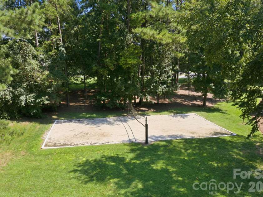 8927 Raven Park Drive, Charlotte, NC 28216.  MLS# CAR4419436, YatesRealty ID 48226. 