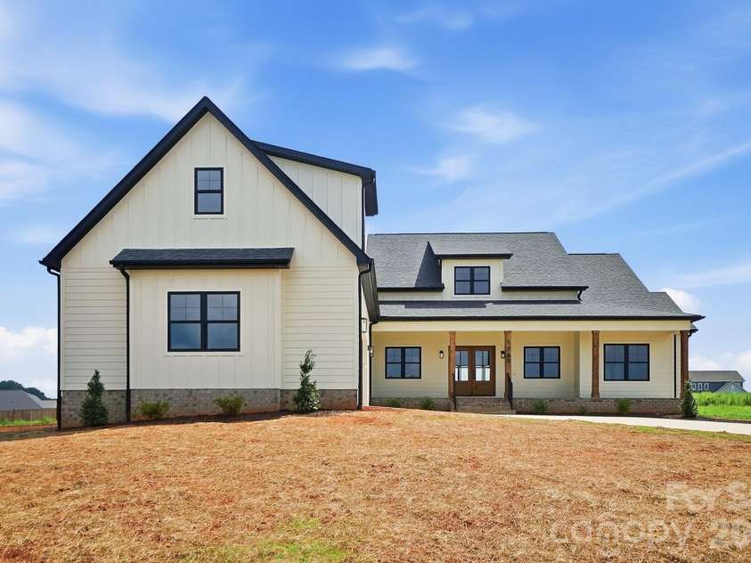 1249 Stonegate Drive, Salisbury, NC 28147.  MLS# CAR4420606, YatesRealty ID 48227. Welcome home to 1249 Stonegate!