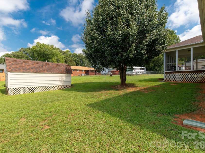 607 Helms Drive, Lowell, NC 28098.  MLS# CAR4419669, YatesRealty ID 48228. 