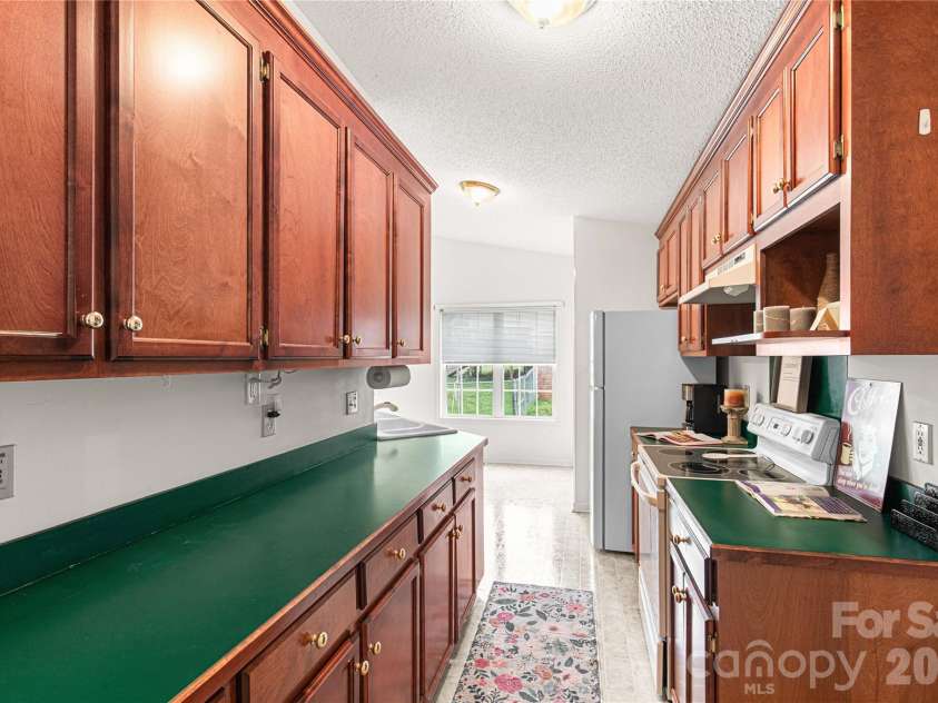 607 Helms Drive, Lowell, NC 28098.  MLS# CAR4419669, YatesRealty ID 48228. 