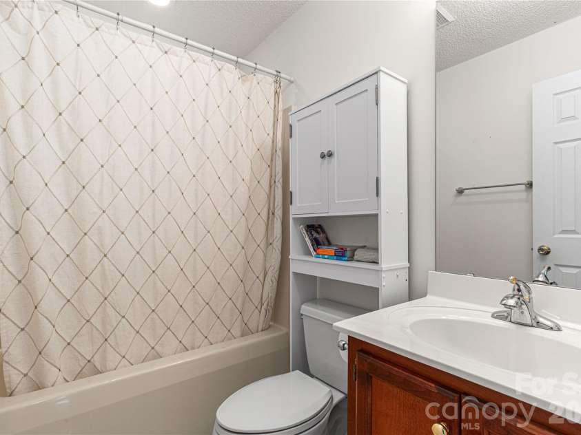 607 Helms Drive, Lowell, NC 28098.  MLS# CAR4419669, YatesRealty ID 48228. 