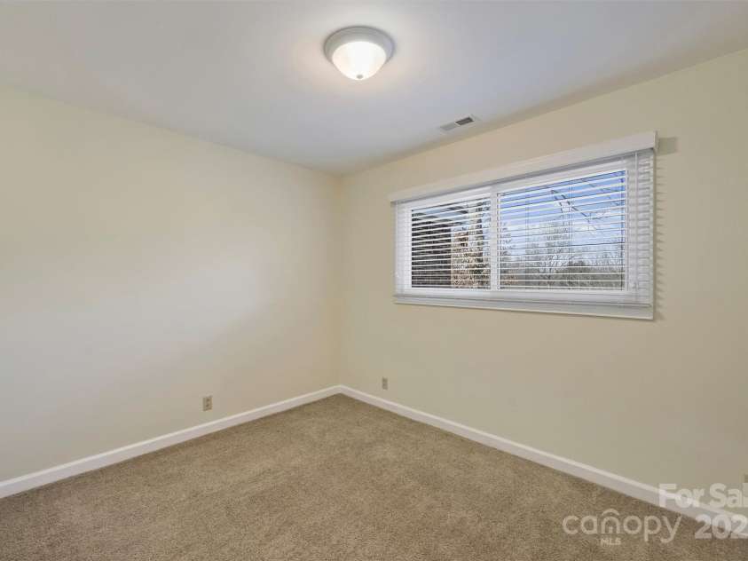 12724 Cliffcreek Drive, Huntersville, NC 28078.  MLS# CAR4223582, YatesRealty ID 4823. 