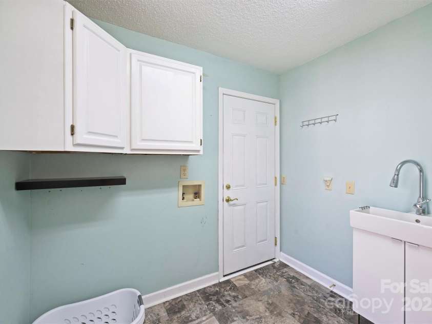 12724 Cliffcreek Drive, Huntersville, NC 28078.  MLS# CAR4223582, YatesRealty ID 4823. 