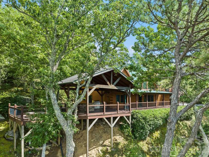 463 Walela Trail, Maggie Valley, NC 28751.  MLS# CAR4420283, YatesRealty ID 48230. 