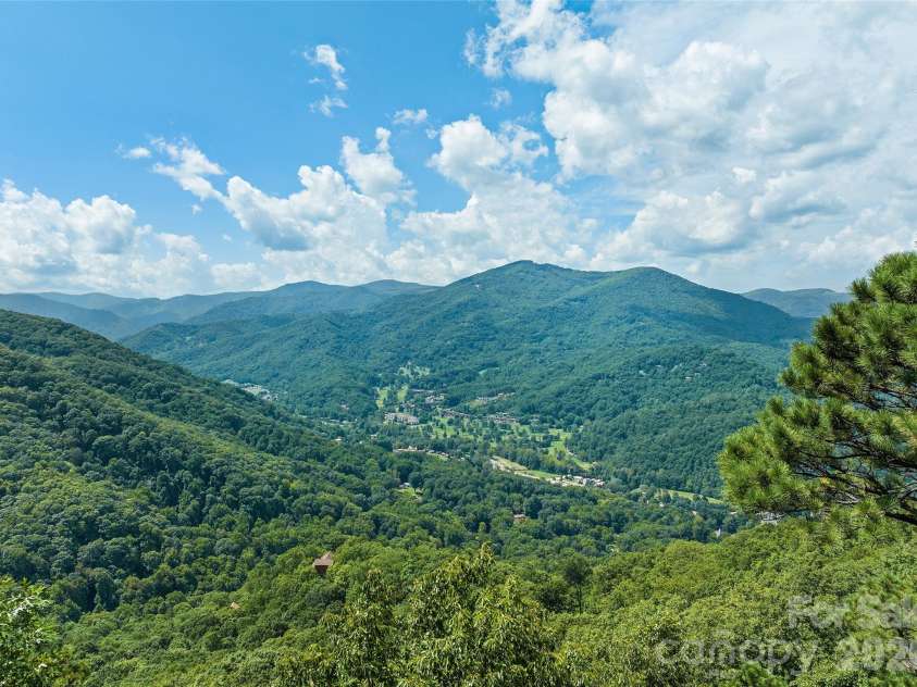 463 Walela Trail, Maggie Valley, NC 28751.  MLS# CAR4420283, YatesRealty ID 48230. 