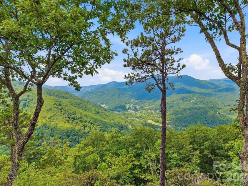 463 Walela Trail, Maggie Valley, NC 28751.  MLS# CAR4420283, YatesRealty ID 48230. 