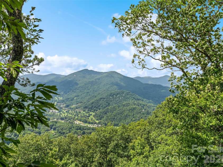 463 Walela Trail, Maggie Valley, NC 28751.  MLS# CAR4420283, YatesRealty ID 48230. 