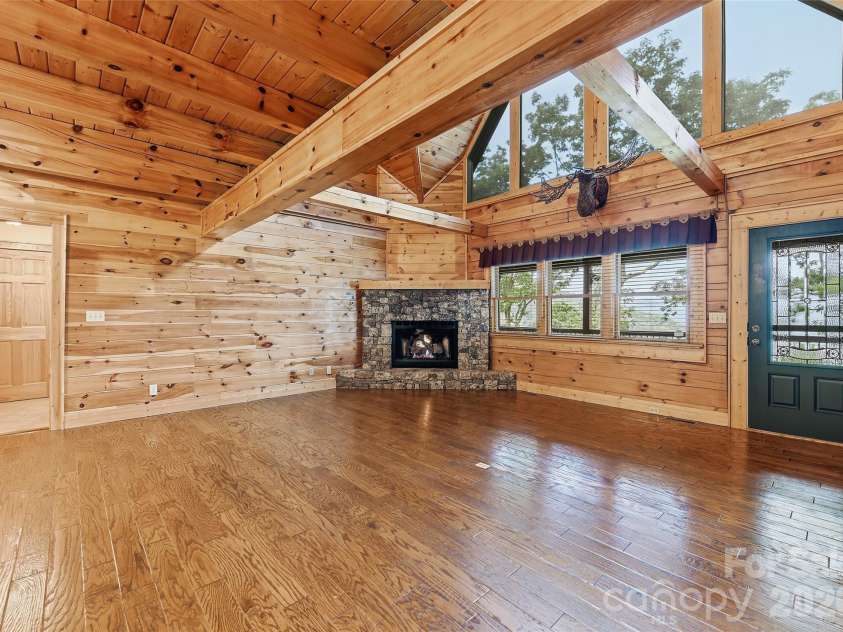 463 Walela Trail, Maggie Valley, NC 28751.  MLS# CAR4420283, YatesRealty ID 48230. 