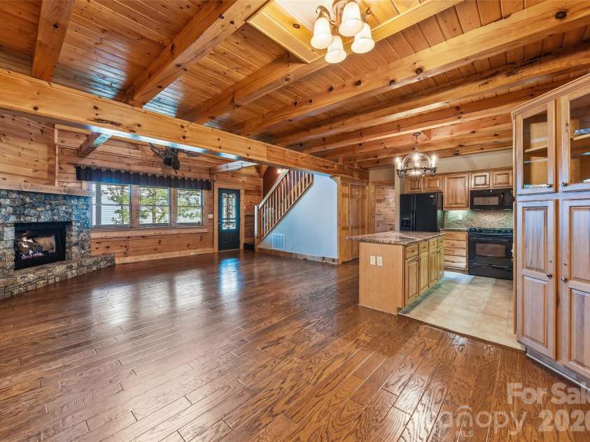 463 Walela Trail, Maggie Valley, NC 28751.  MLS# CAR4420283, YatesRealty ID 48230. 