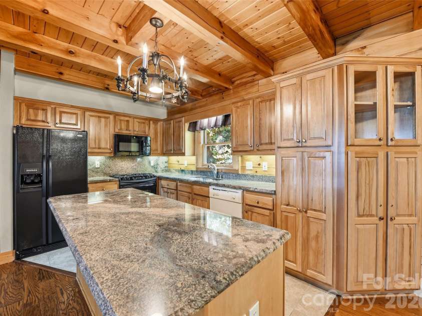 463 Walela Trail, Maggie Valley, NC 28751.  MLS# CAR4420283, YatesRealty ID 48230. 