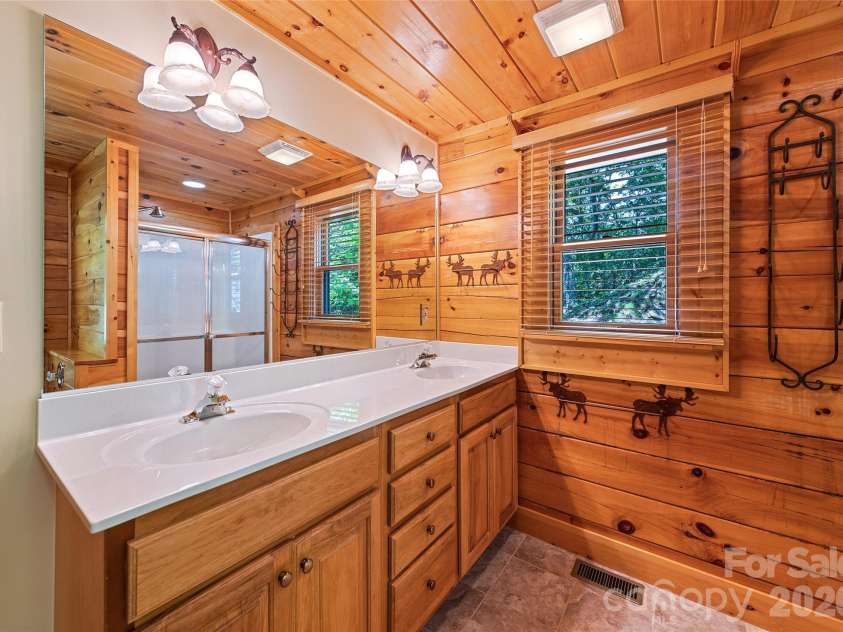 463 Walela Trail, Maggie Valley, NC 28751.  MLS# CAR4420283, YatesRealty ID 48230. 