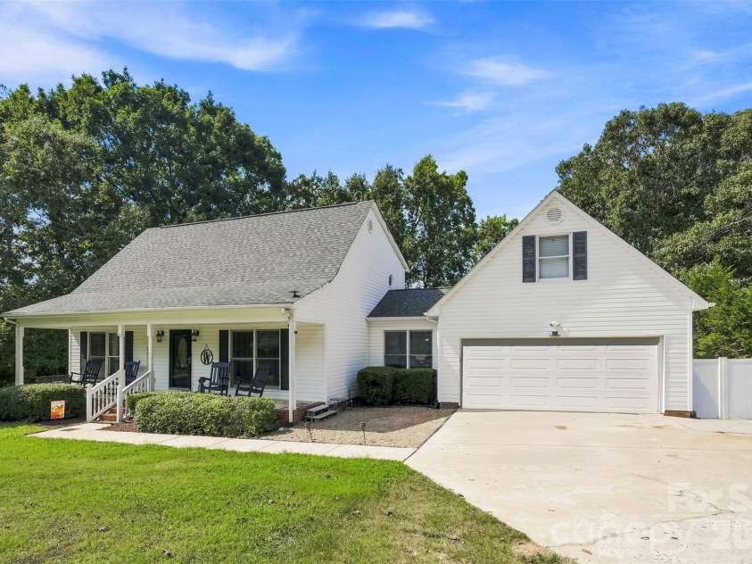 110 Crystal Brook Drive, Kings Mountain, NC 28086.  MLS# CAR4420505, YatesRealty ID 48231. 