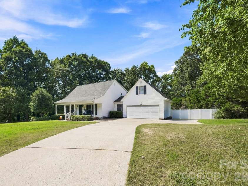 110 Crystal Brook Drive, Kings Mountain, NC 28086.  MLS# CAR4420505, YatesRealty ID 48231. 