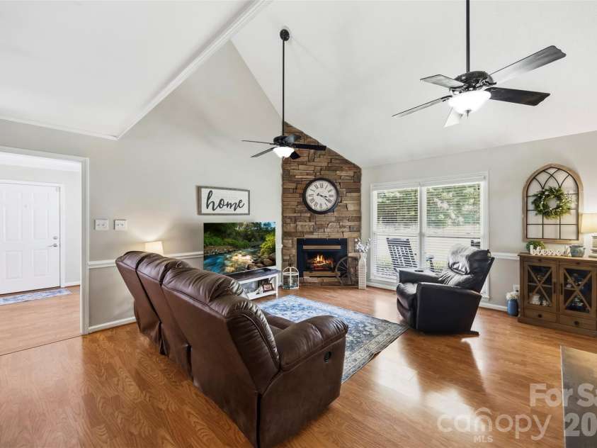 110 Crystal Brook Drive, Kings Mountain, NC 28086.  MLS# CAR4420505, YatesRealty ID 48231. 