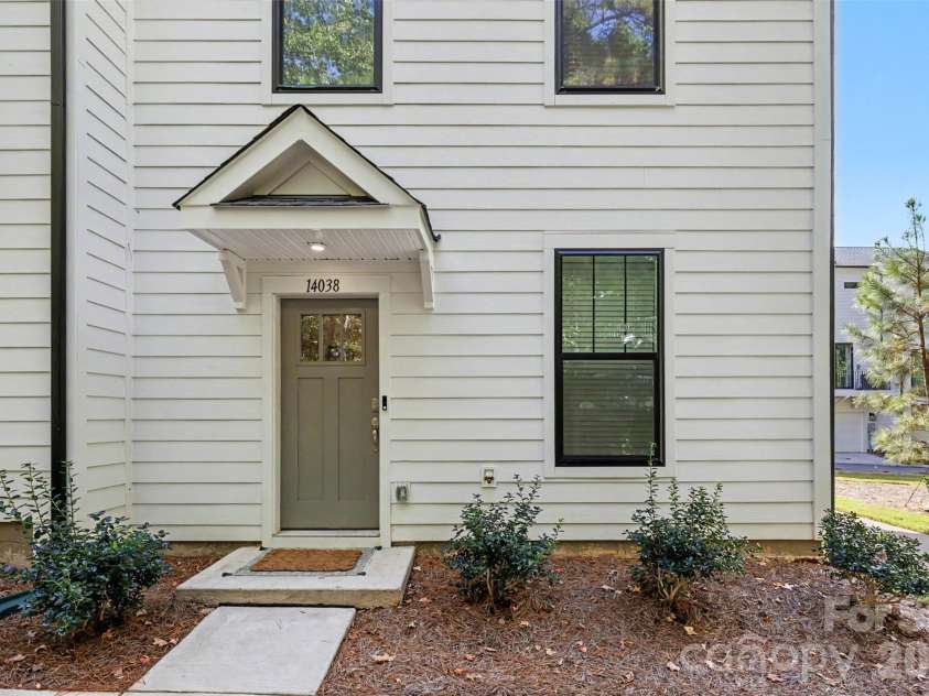 14038 Felix Lane, Charlotte, NC 28277.  MLS# CAR4431081, YatesRealty ID 48232. 