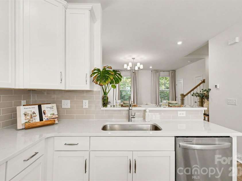 14038 Felix Lane, Charlotte, NC 28277.  MLS# CAR4431081, YatesRealty ID 48232. 