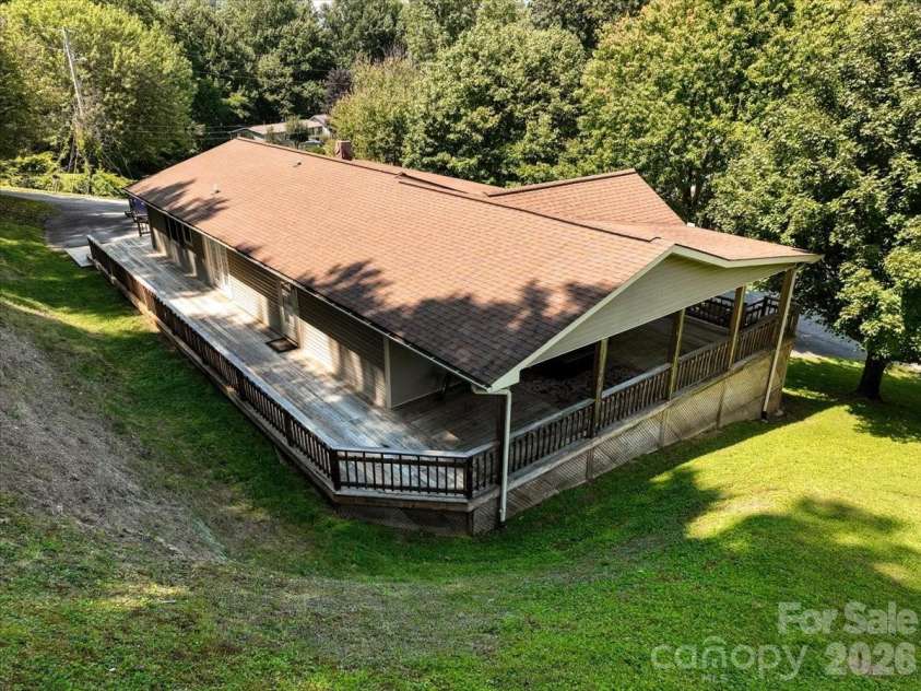 299 Mcdowell Lane, Burnsville, NC 28714.  MLS# CAR4420627, YatesRealty ID 48233. 