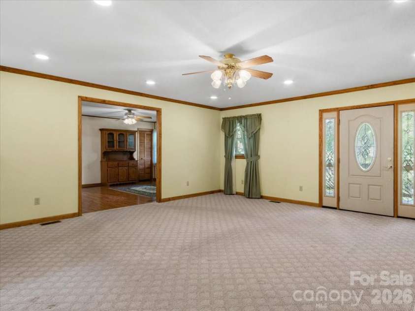 299 Mcdowell Lane, Burnsville, NC 28714.  MLS# CAR4420627, YatesRealty ID 48233. 