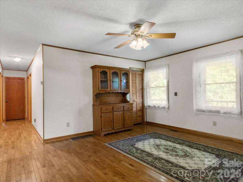 299 Mcdowell Lane, Burnsville, NC 28714.  MLS# CAR4420627, YatesRealty ID 48233. 