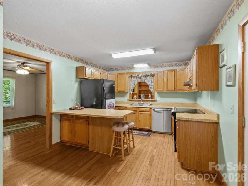 299 Mcdowell Lane, Burnsville, NC 28714.  MLS# CAR4420627, YatesRealty ID 48233. 
