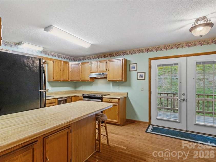 299 Mcdowell Lane, Burnsville, NC 28714.  MLS# CAR4420627, YatesRealty ID 48233. 