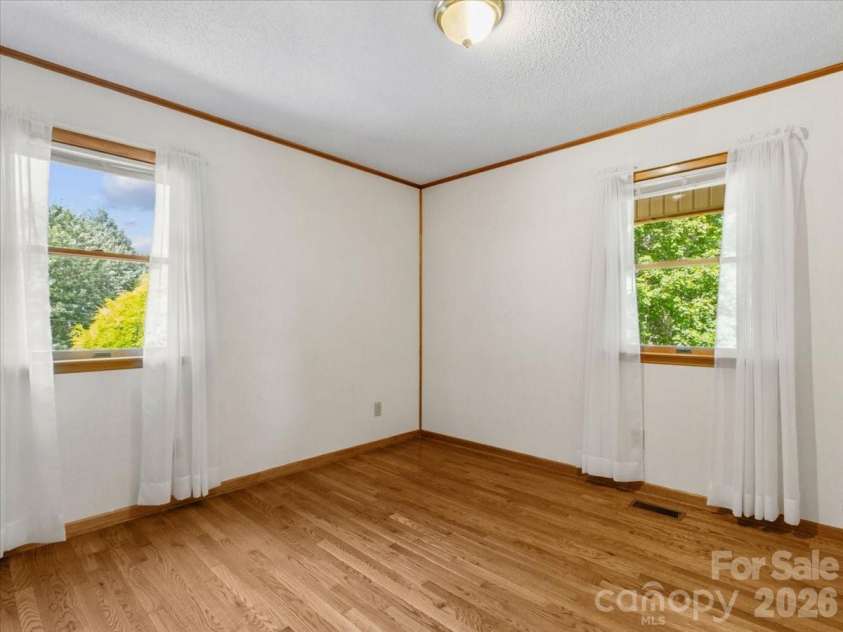 299 Mcdowell Lane, Burnsville, NC 28714.  MLS# CAR4420627, YatesRealty ID 48233. 