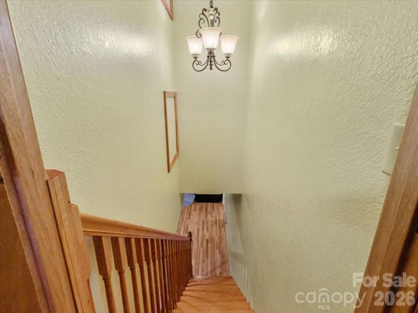 299 Mcdowell Lane, Burnsville, NC 28714.  MLS# CAR4420627, YatesRealty ID 48233. 